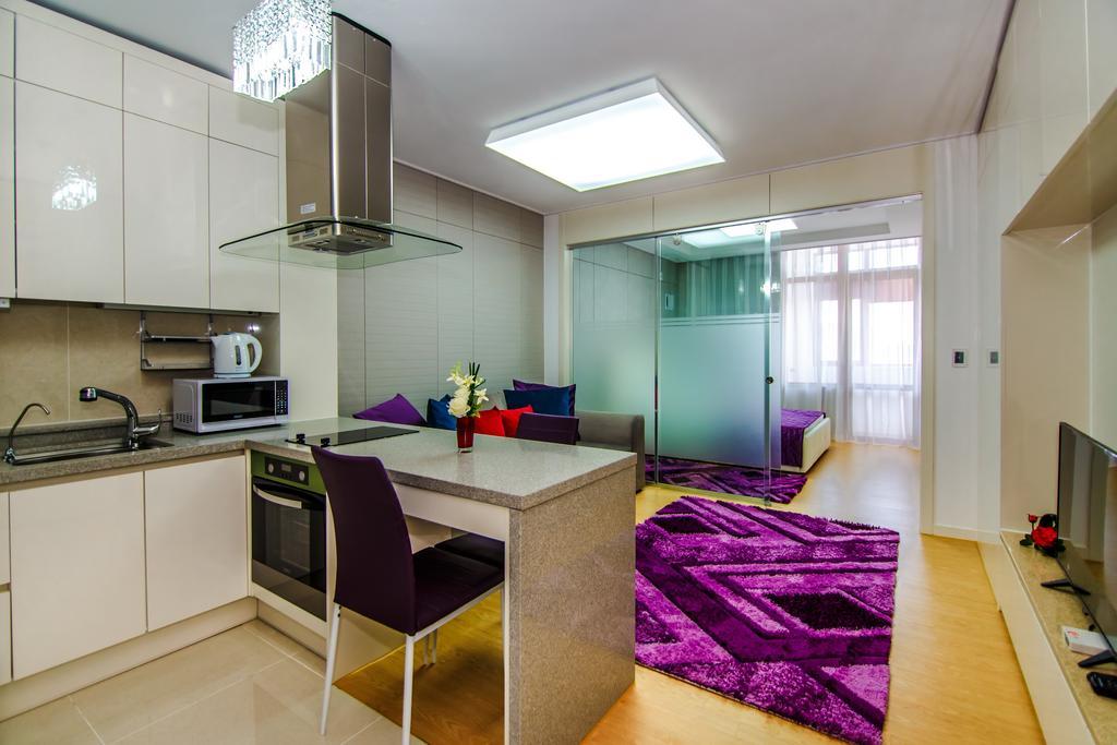Highvill Deluxe Apartments Astana Bagian luar foto