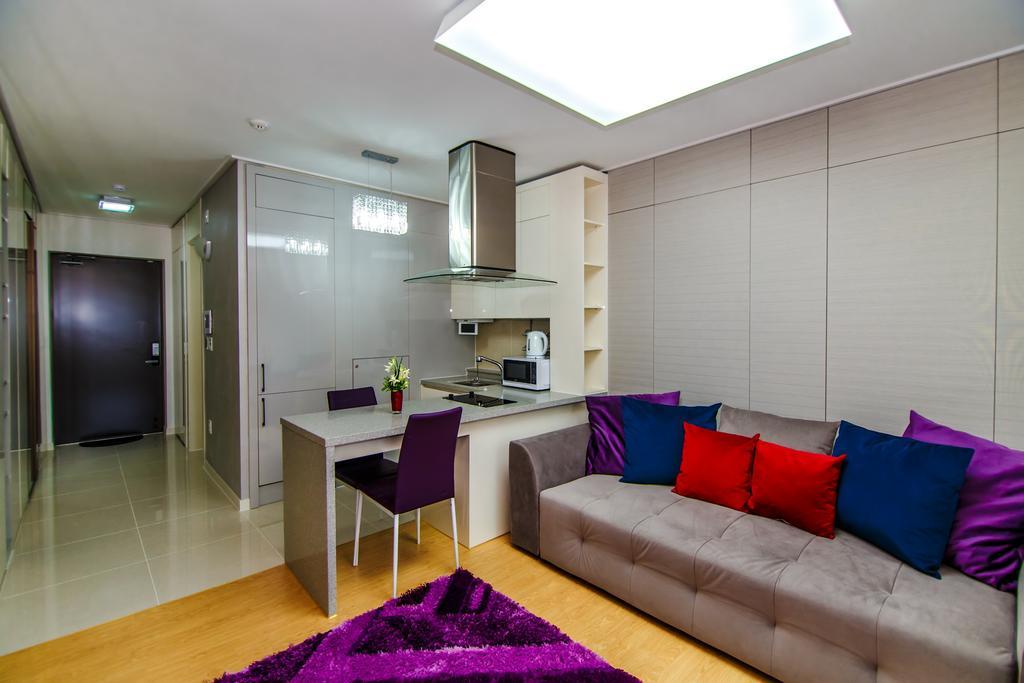 Highvill Deluxe Apartments Astana Bagian luar foto
